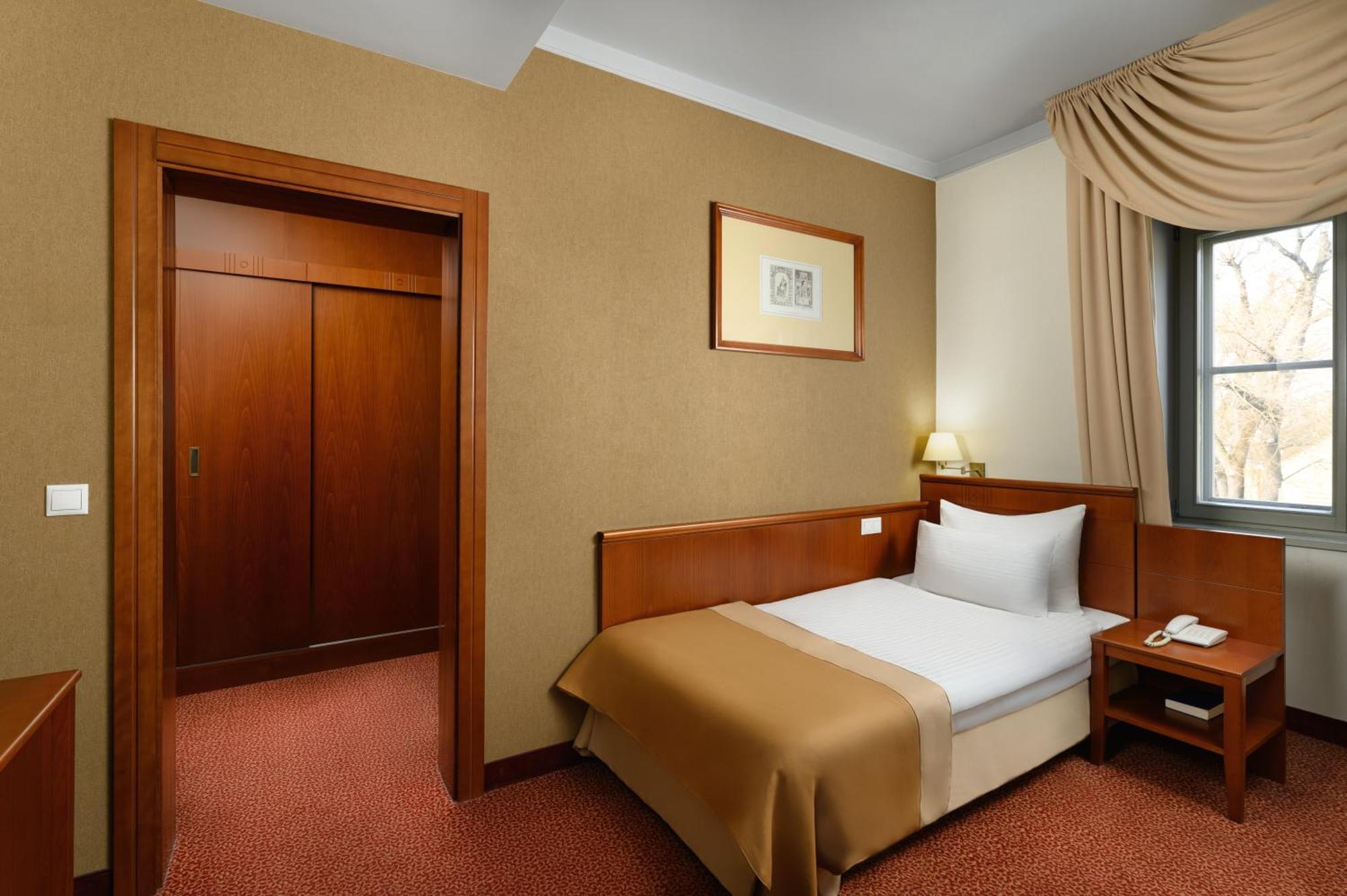 Mercure Szekesfehervar Magyar Kiraly المظهر الخارجي الصورة