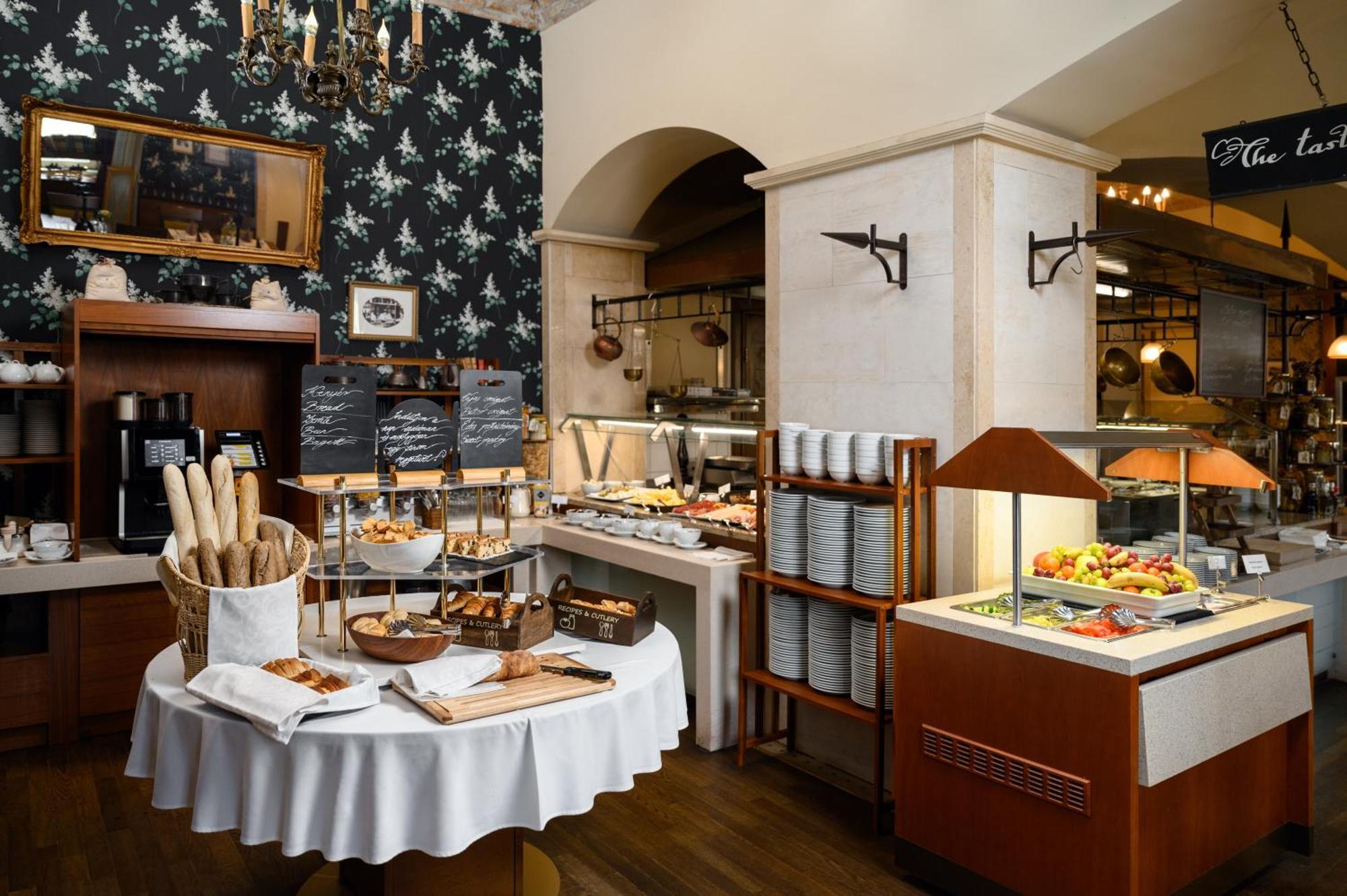 Mercure Szekesfehervar Magyar Kiraly المظهر الخارجي الصورة