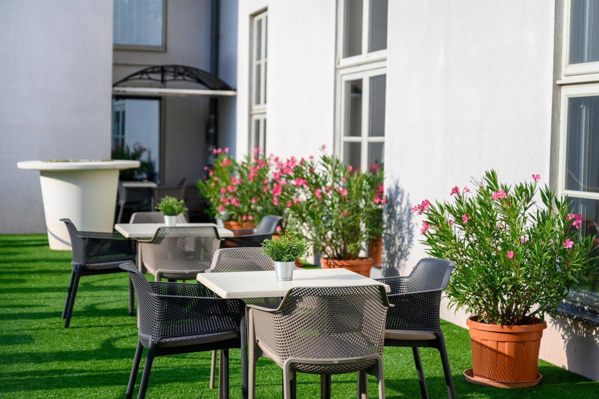 Mercure Szekesfehervar Magyar Kiraly المظهر الخارجي الصورة