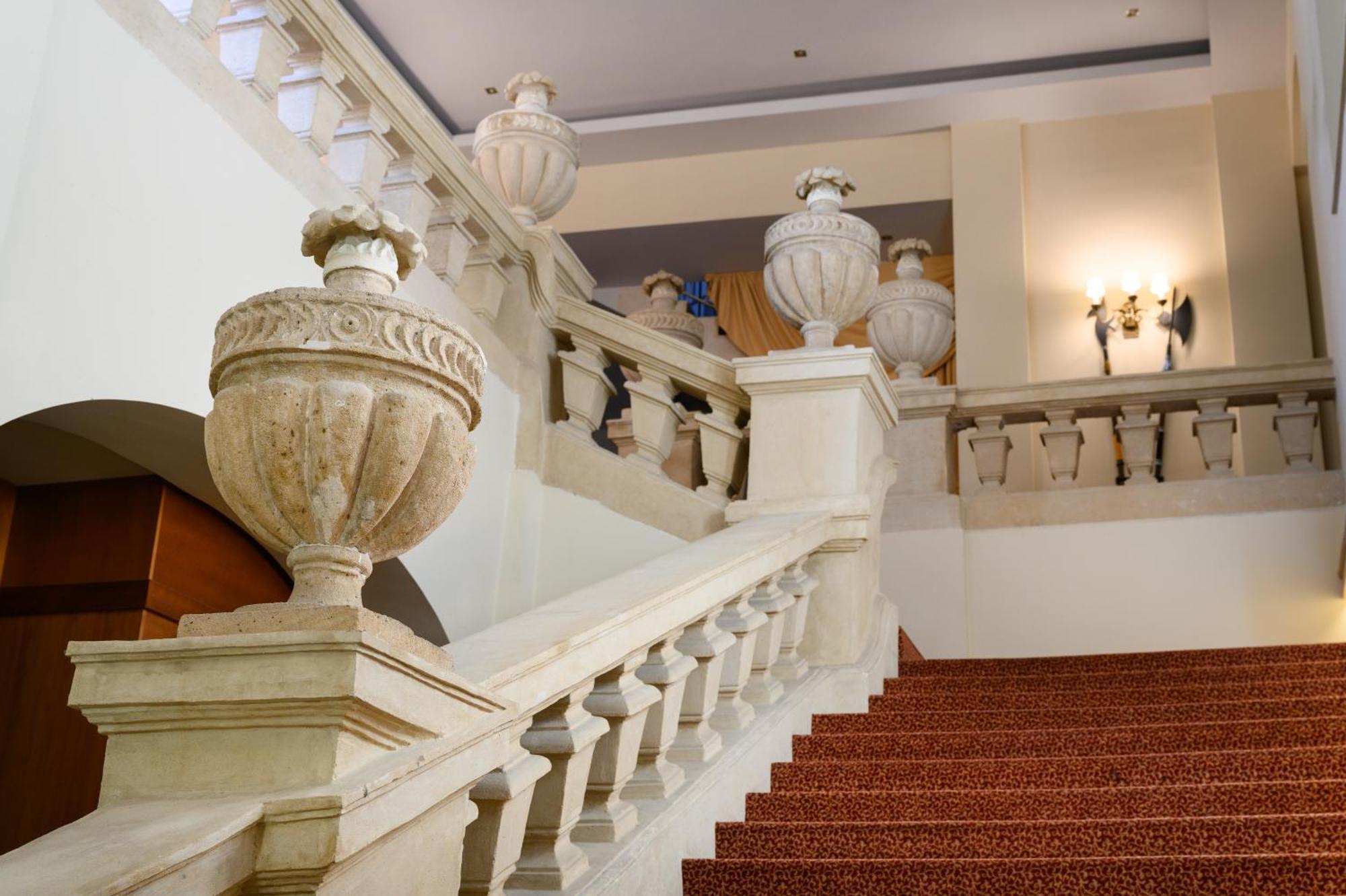 Mercure Szekesfehervar Magyar Kiraly المظهر الخارجي الصورة