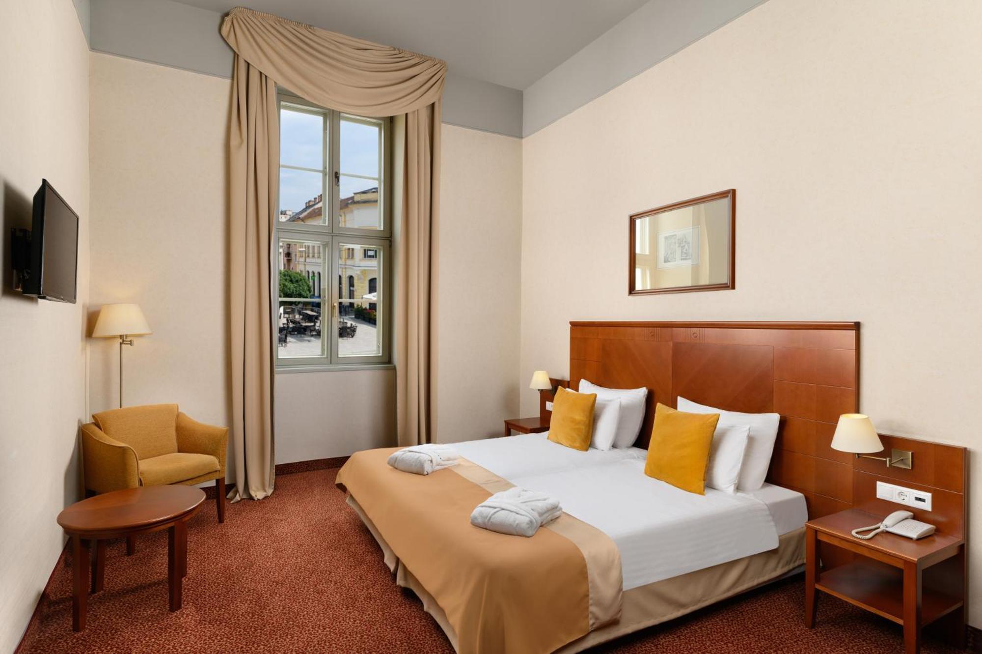 Mercure Szekesfehervar Magyar Kiraly المظهر الخارجي الصورة
