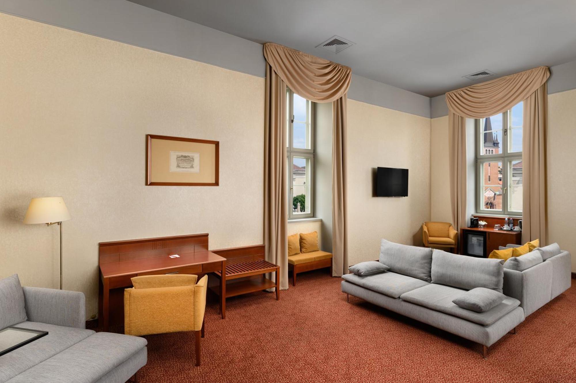 Mercure Szekesfehervar Magyar Kiraly المظهر الخارجي الصورة