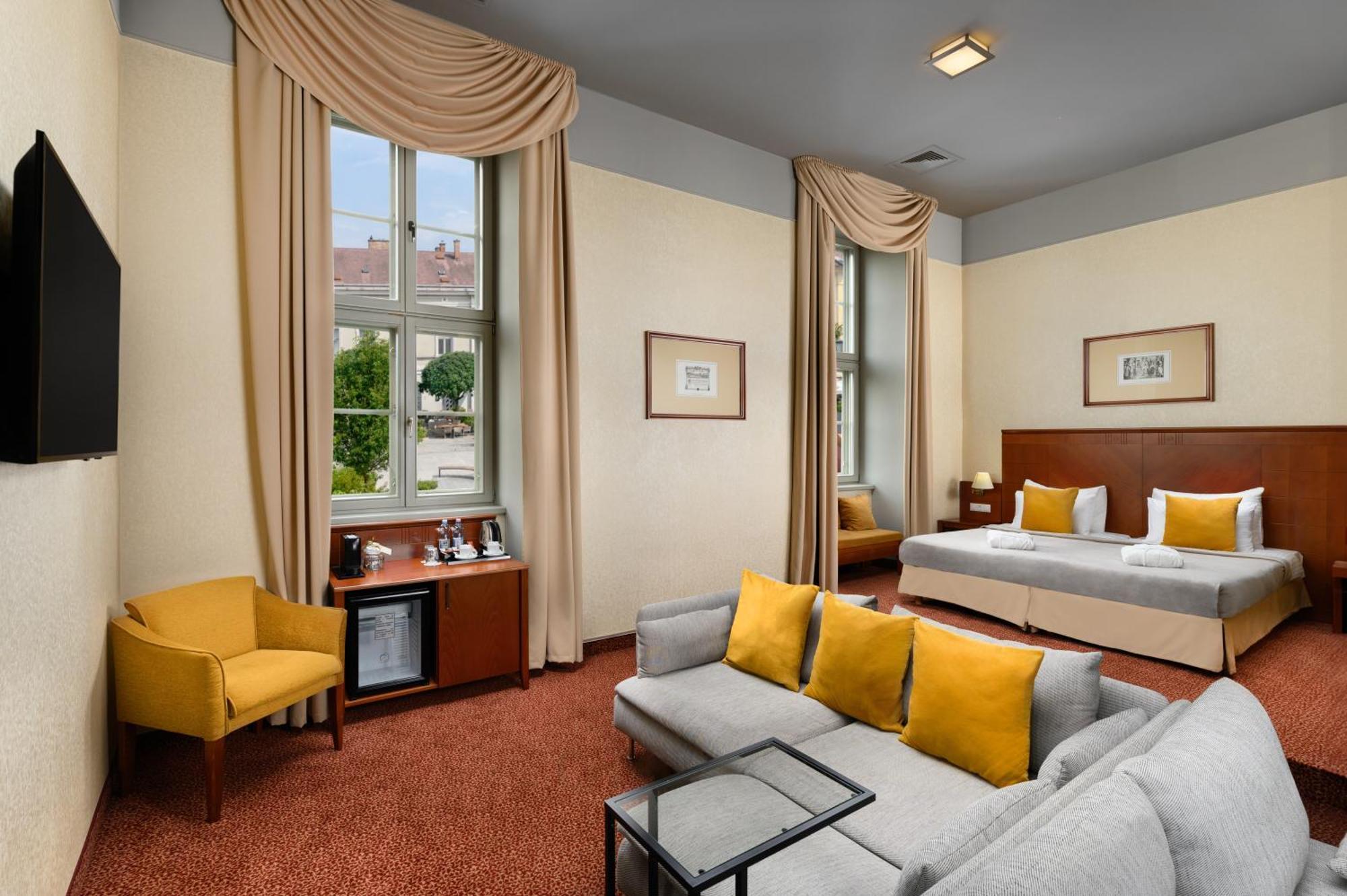 Mercure Szekesfehervar Magyar Kiraly المظهر الخارجي الصورة