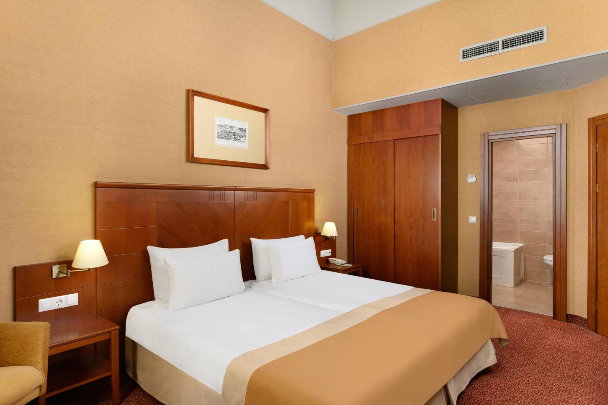 Mercure Szekesfehervar Magyar Kiraly المظهر الخارجي الصورة