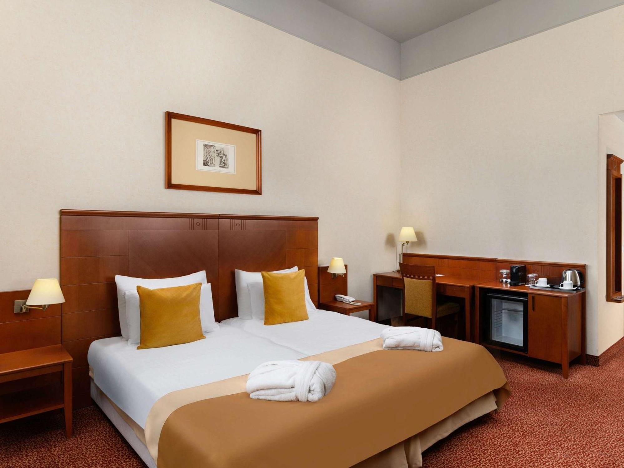 Mercure Szekesfehervar Magyar Kiraly المظهر الخارجي الصورة
