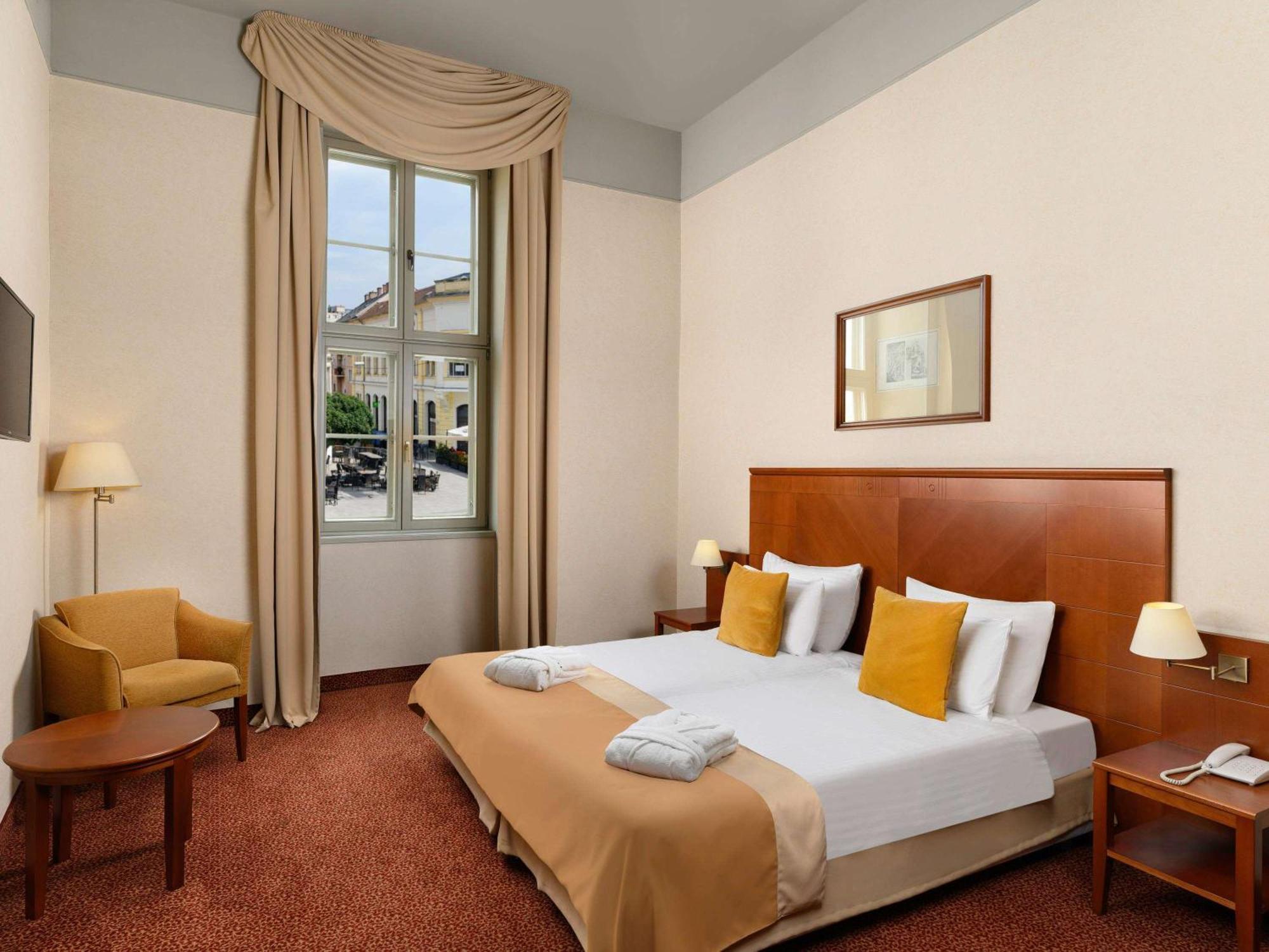Mercure Szekesfehervar Magyar Kiraly المظهر الخارجي الصورة