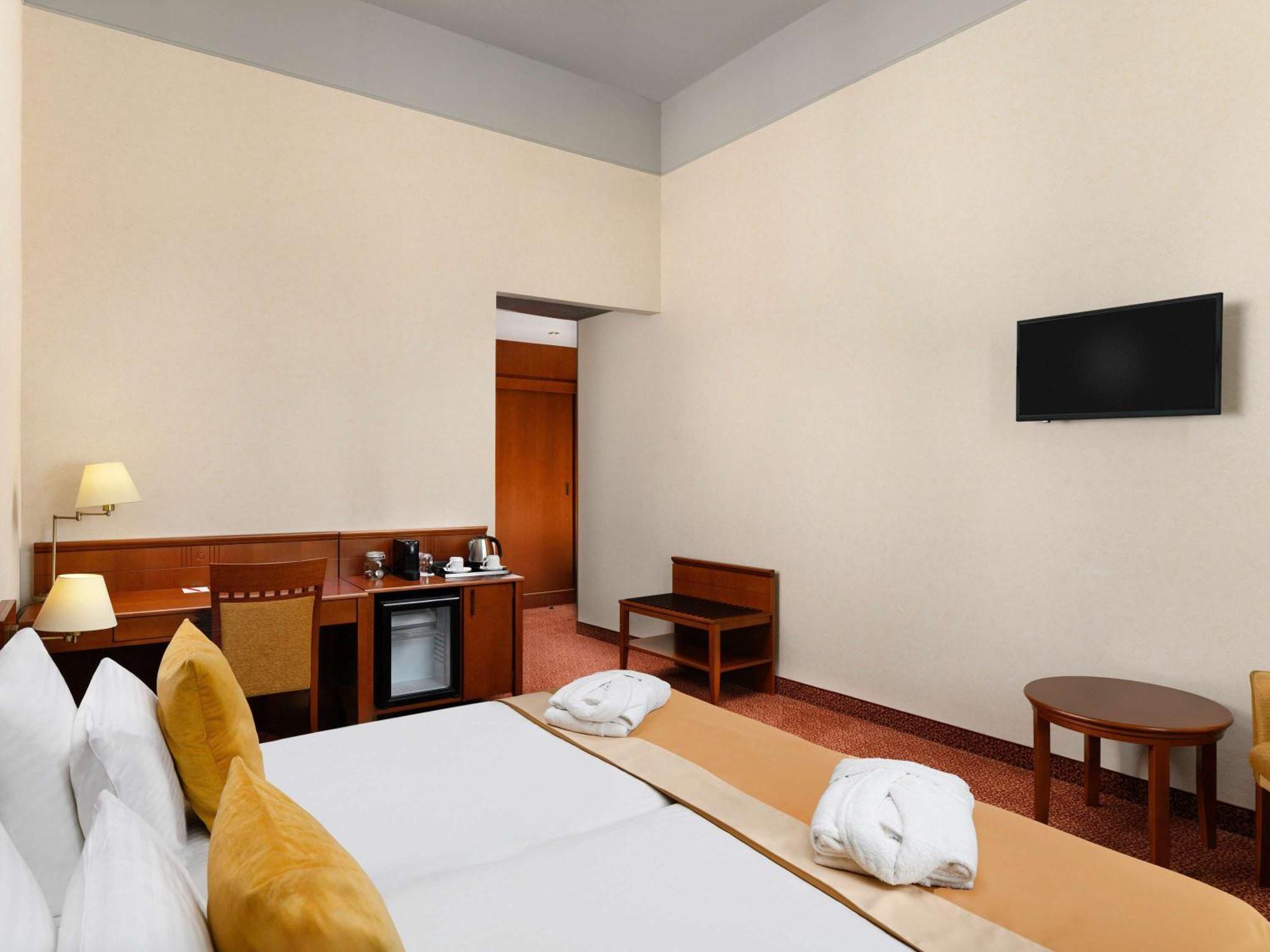 Mercure Szekesfehervar Magyar Kiraly المظهر الخارجي الصورة