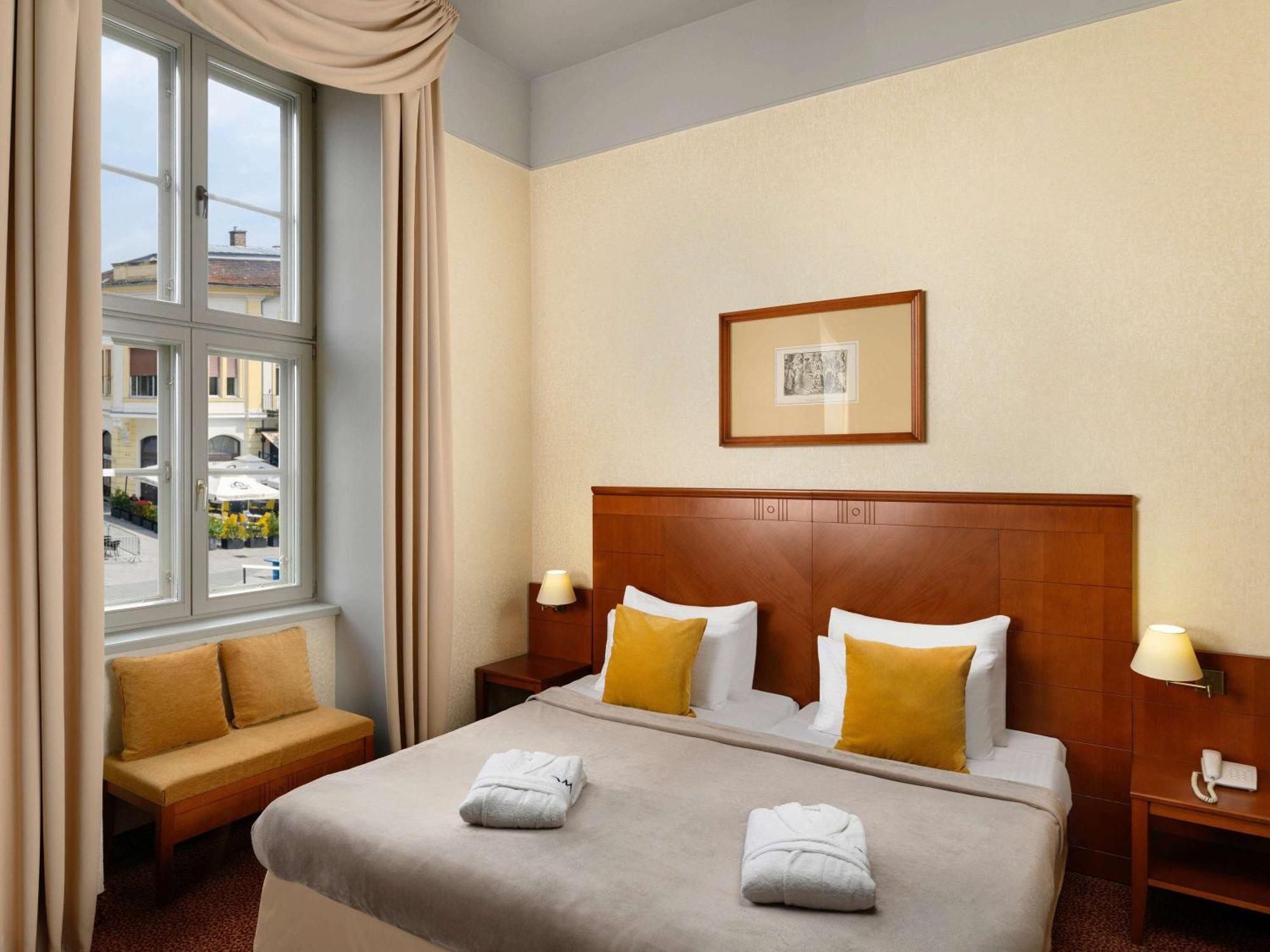 Mercure Szekesfehervar Magyar Kiraly المظهر الخارجي الصورة