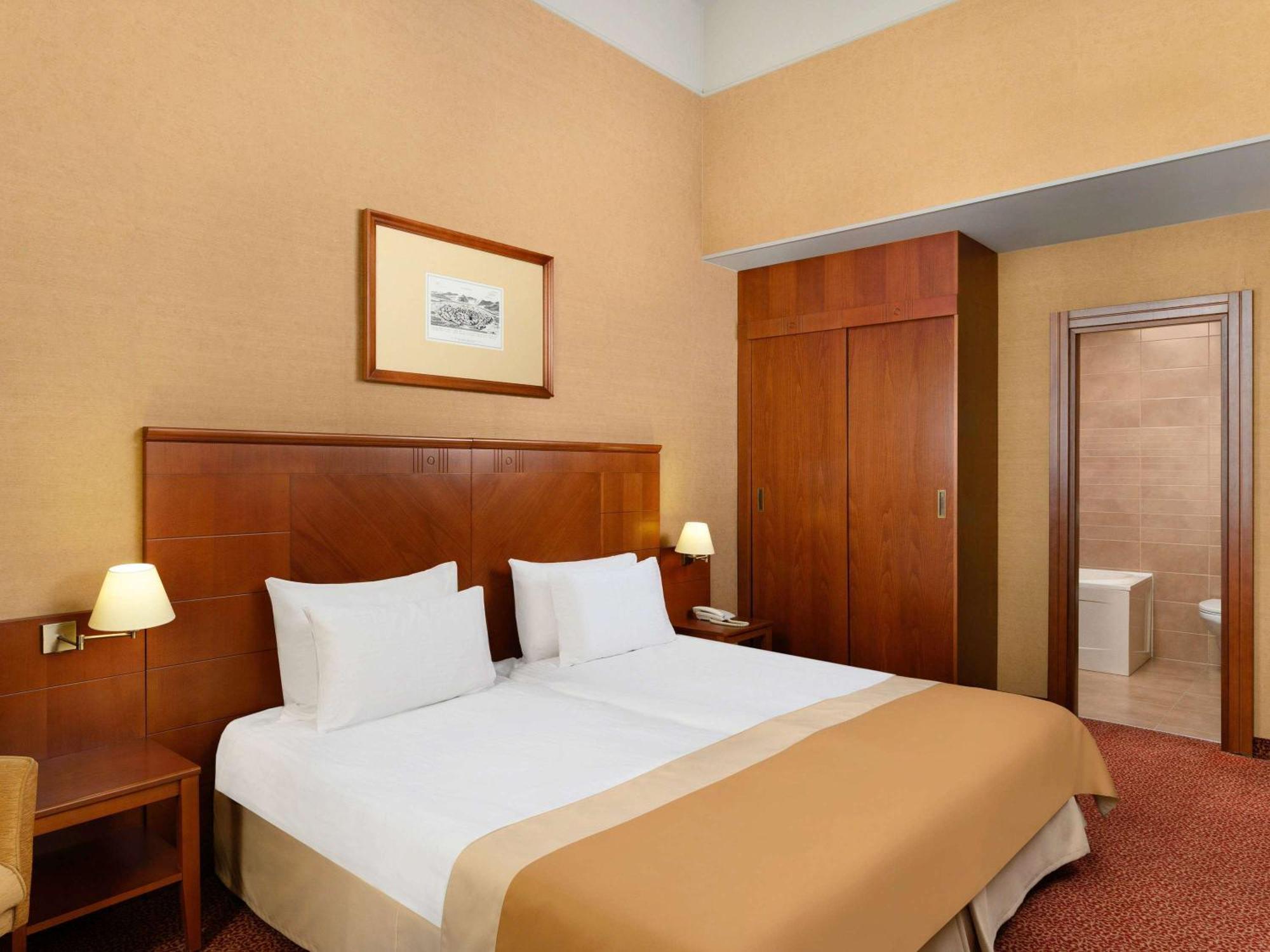 Mercure Szekesfehervar Magyar Kiraly المظهر الخارجي الصورة