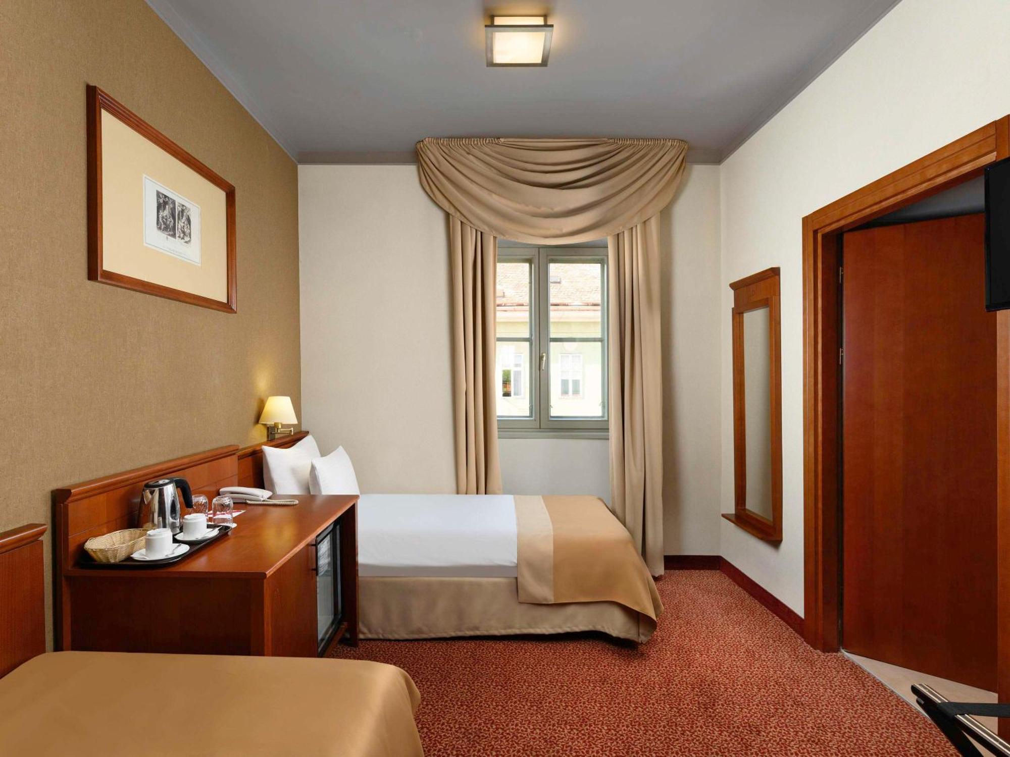 Mercure Szekesfehervar Magyar Kiraly المظهر الخارجي الصورة